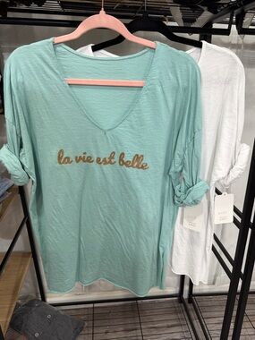 MADE IN ITALY LA VIE EST BELLE V-Neck Top with Gold Lorex